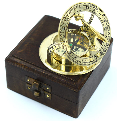 SARA NAUTICAL ship-replica decor evokes seafaring history in living rooms and offices.