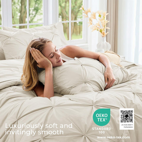 Sasttie beige flat sheet close-up, generous drape and smooth microfiber finish