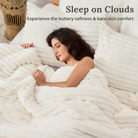 Sasttie faux fur down-alternative bedding with OEKO-TEX safety.