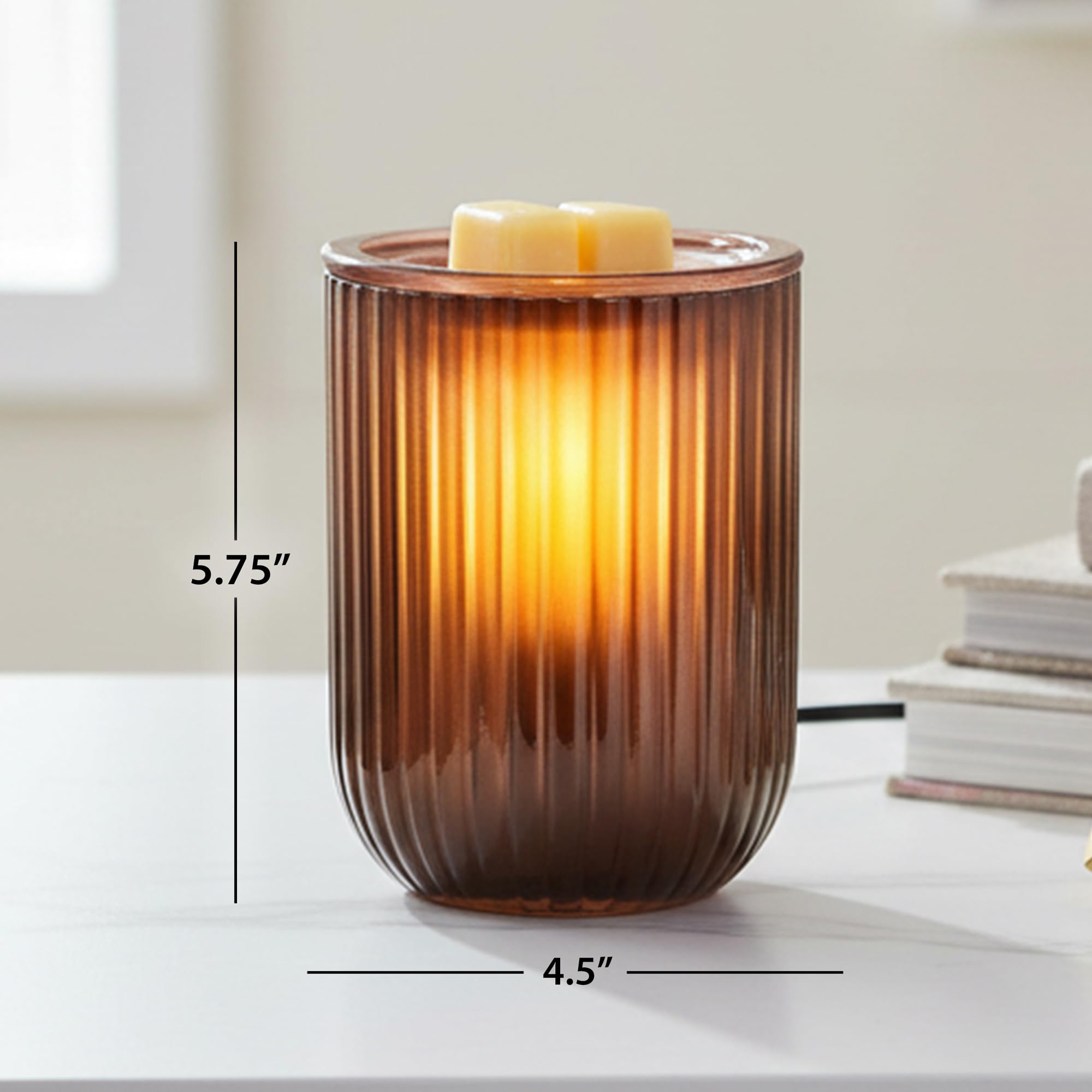 Scentsationals Bryn flame-free operation provides safe, smoke-free fragrance in any space.