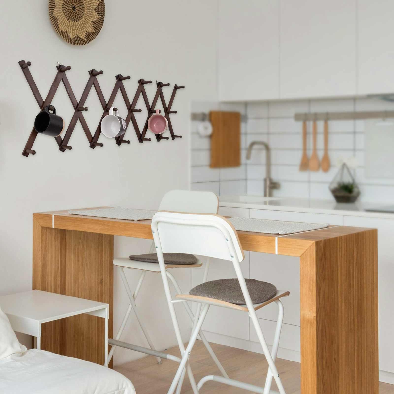 SCUNDA wall hanger solid wood texture highlighting durable craftsmanship