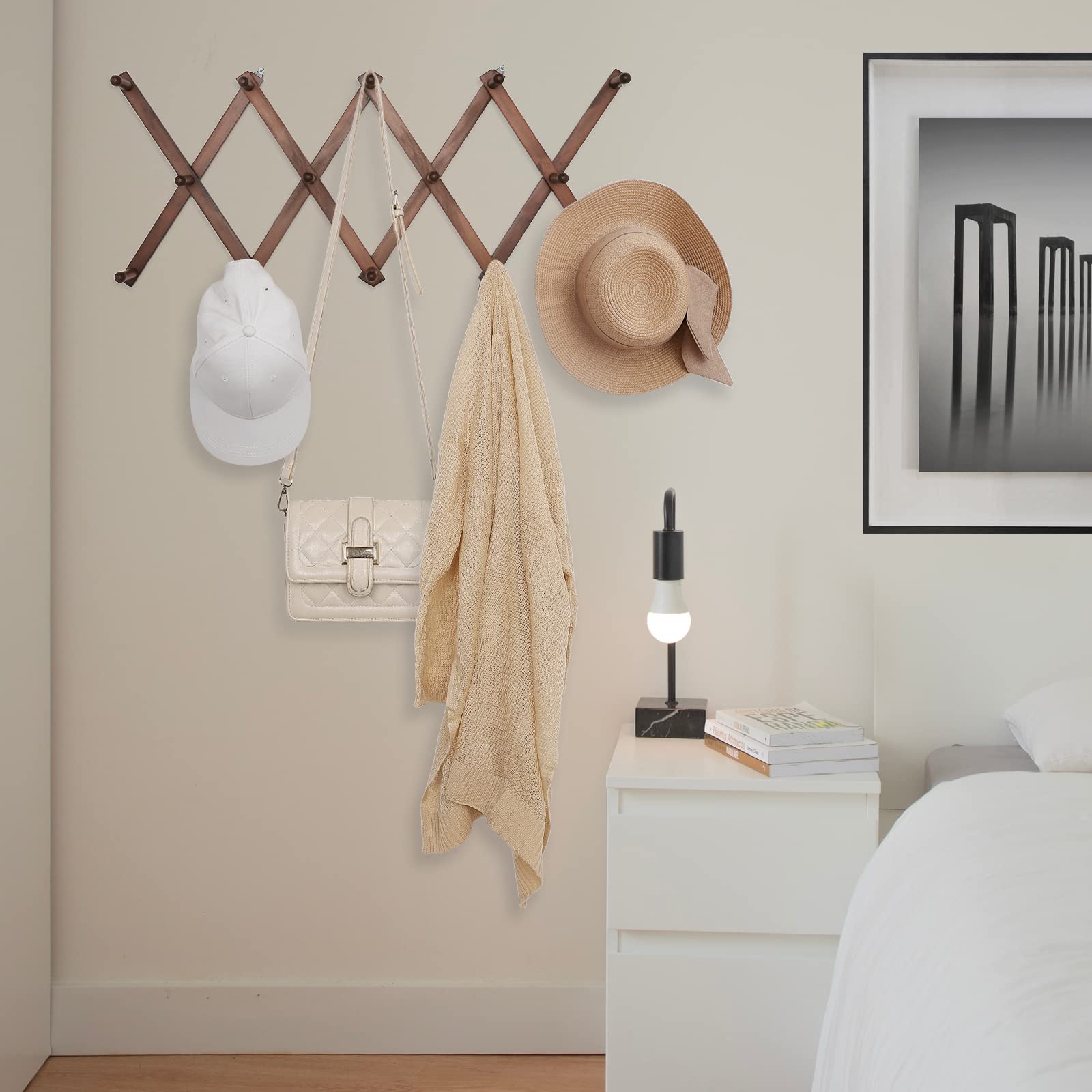 SCUNDA space-saving design helps declutter living room or hallway.