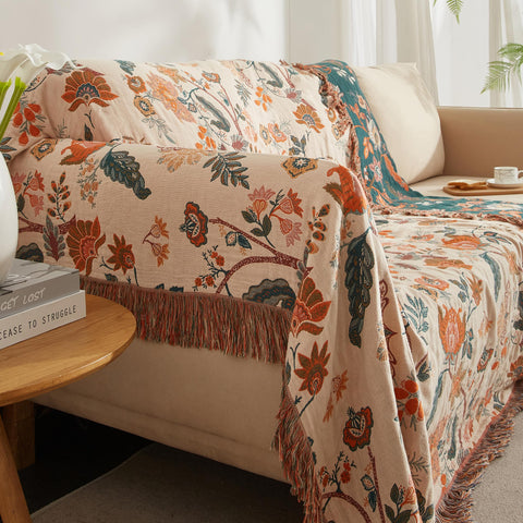SE SOFTEXLY gift-ready cozy throw for holidays or special occasions.