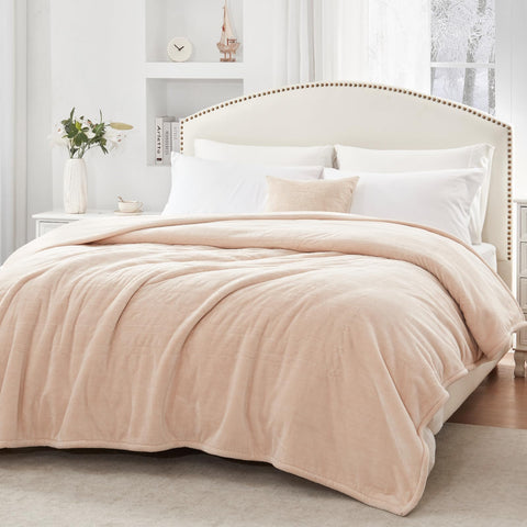 Sealy machine washable blanket for simple care and maintenance.