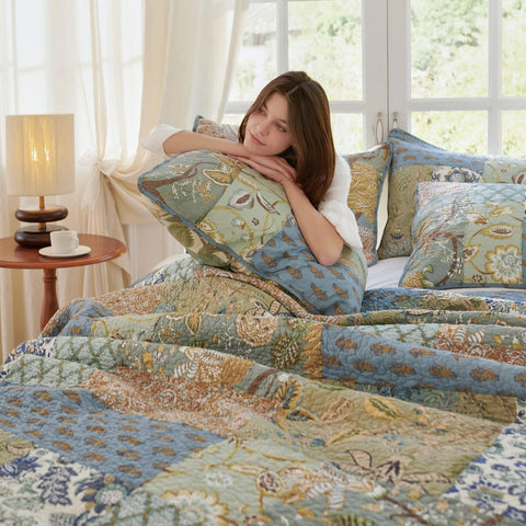 Secgo patchwork reversible close-up highlighting texture and craftsmanship