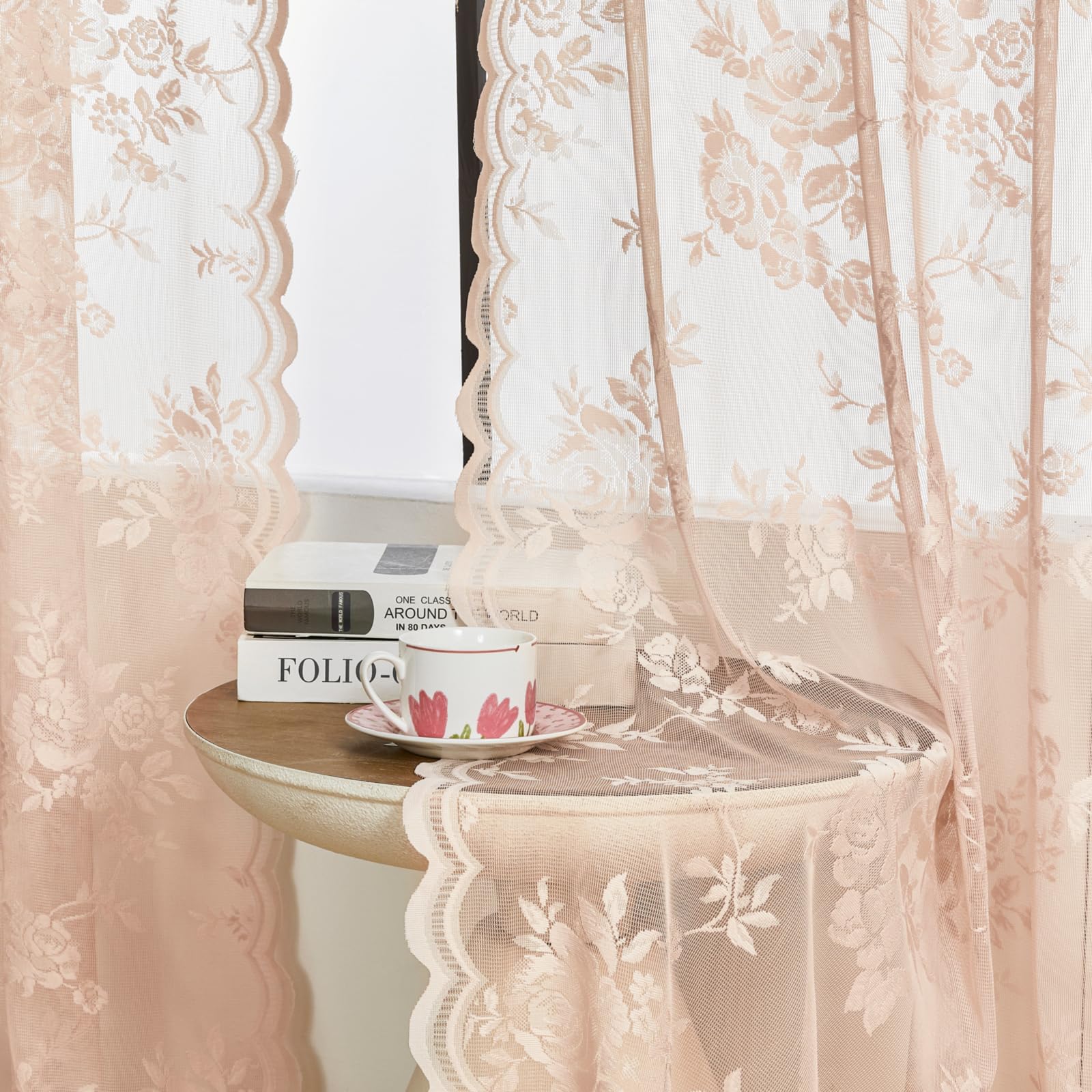 SEEKRIGHT bedroom curtains provide daytime privacy while preserving natural daylight.
