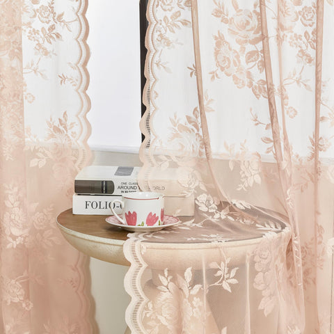 SEEKRIGHT bedroom curtains provide daytime privacy while preserving natural daylight.