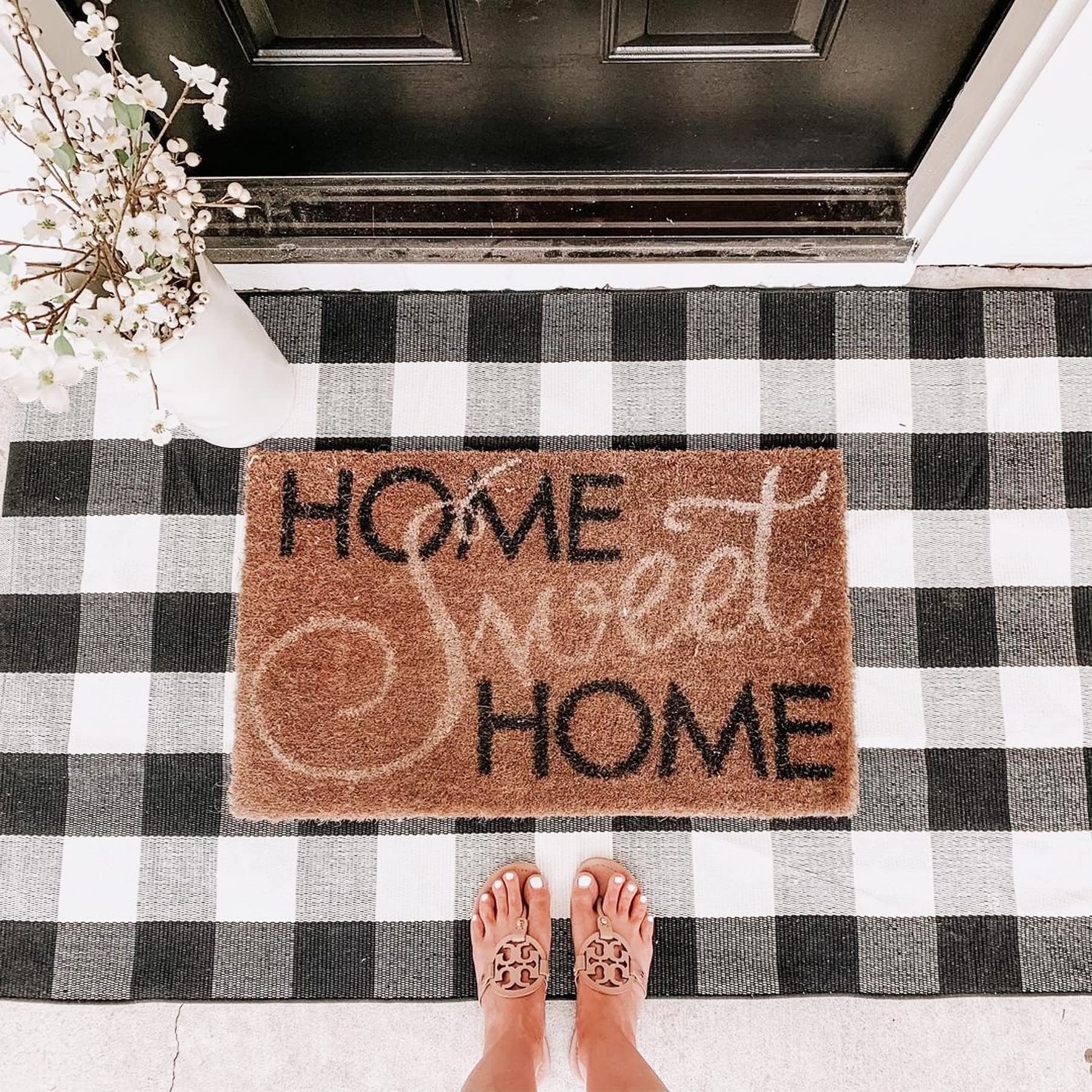 SEEKSEE year-round buffalo plaid rug works indoors and outdoors