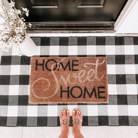 SEEKSEE year-round buffalo plaid rug works indoors and outdoors