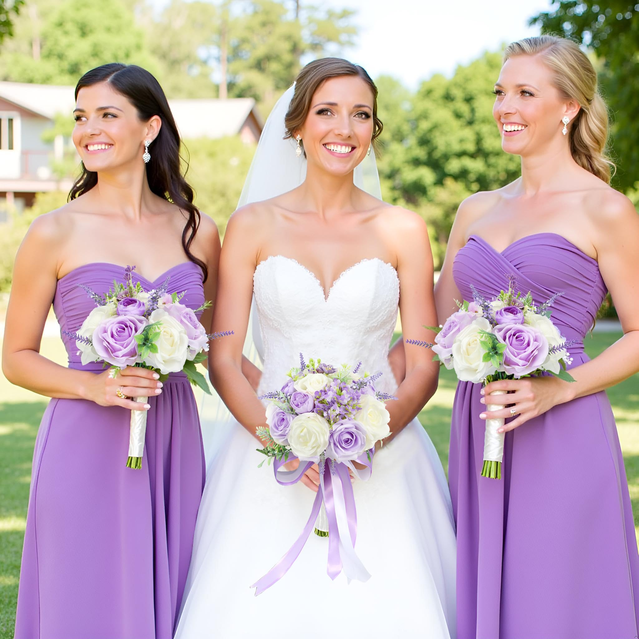 SEMONONIA baby-breath bouquet delivers airy texture for bridesmaids look.