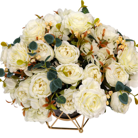 Septdecor diamond-shaped metal frame supports adjustable, natural-looking stems for versatile arrangements.