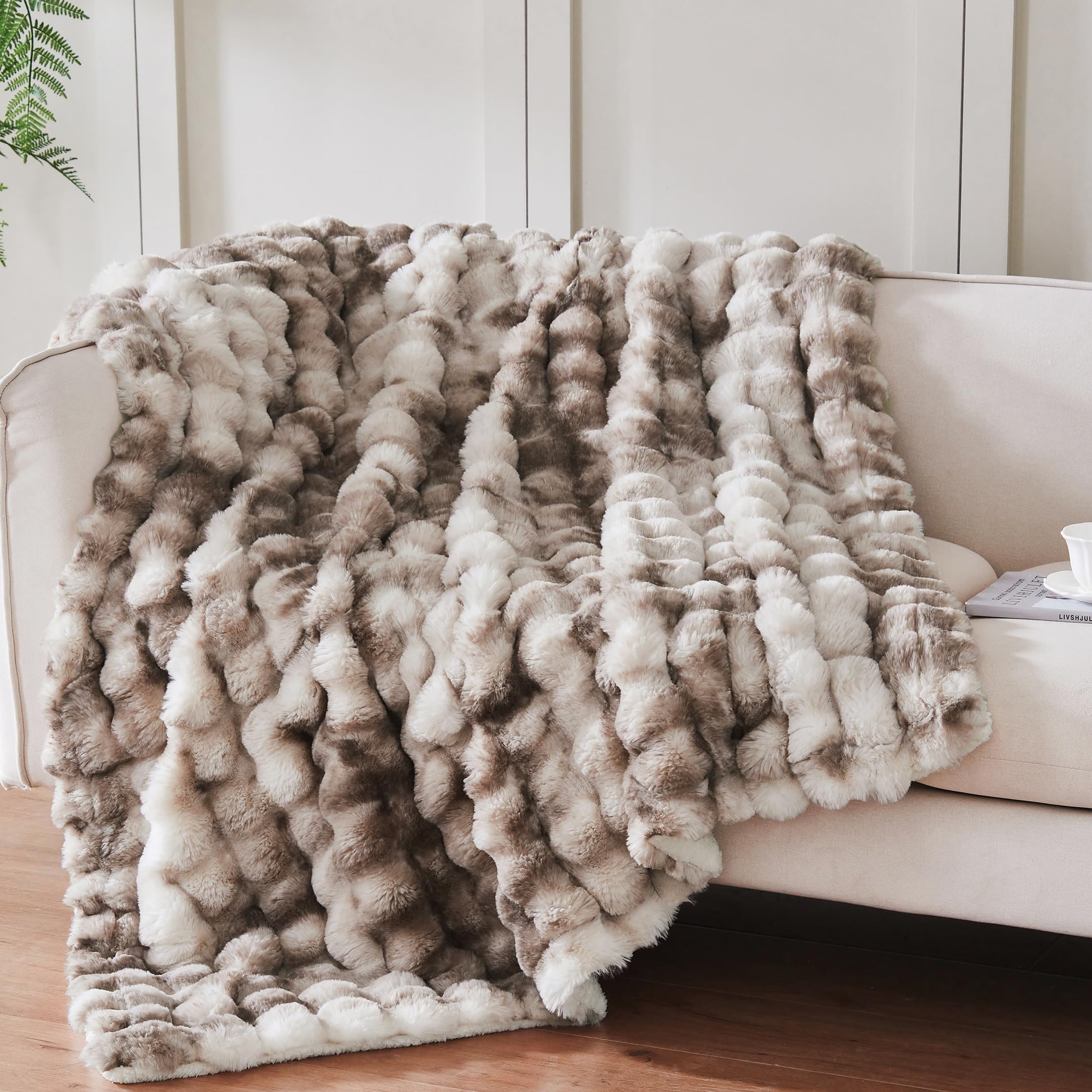 Serenhom bubble brown tie-dye throw on couch for cozy warmth