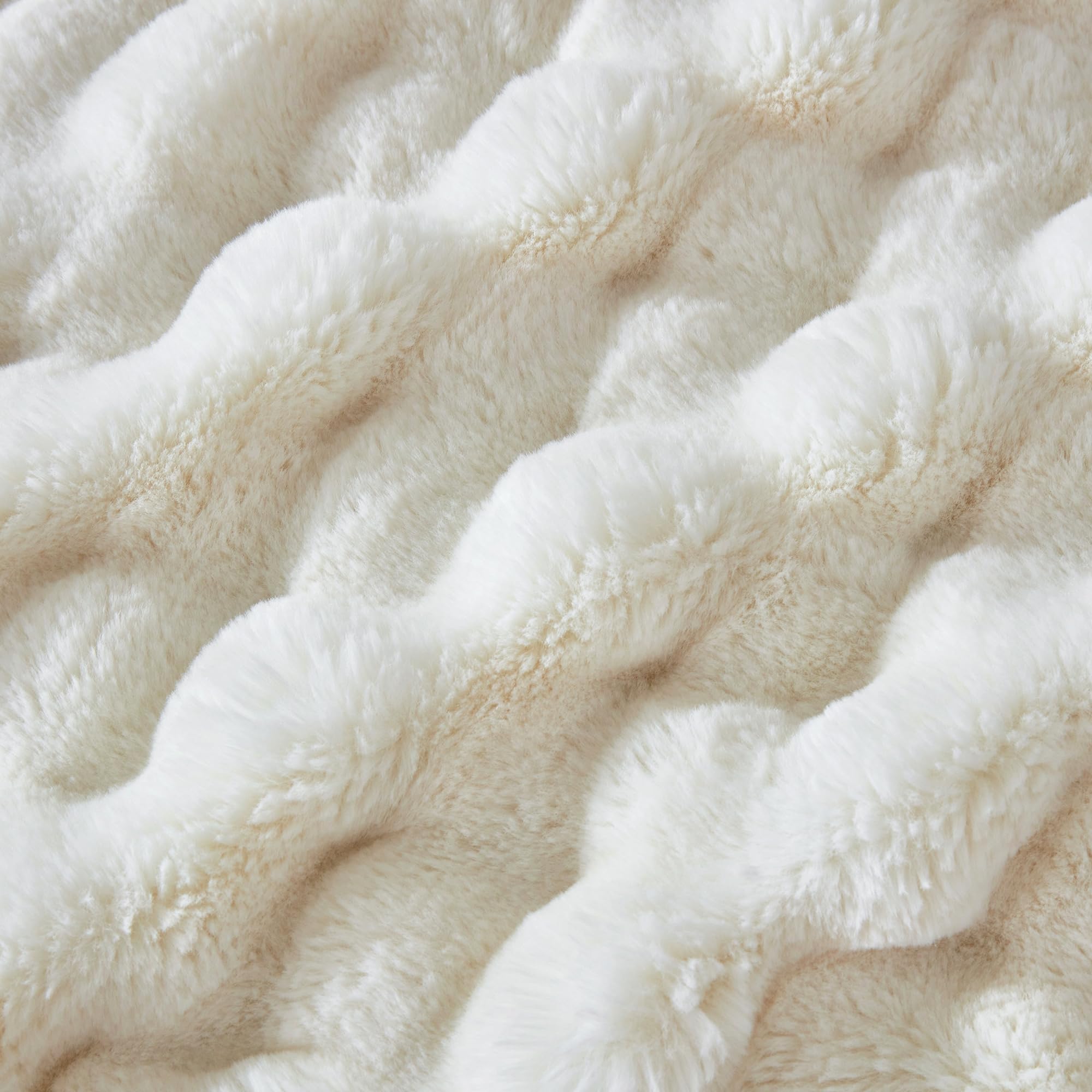 Serenhom easy-care blanket being machine washed to maintain softness.