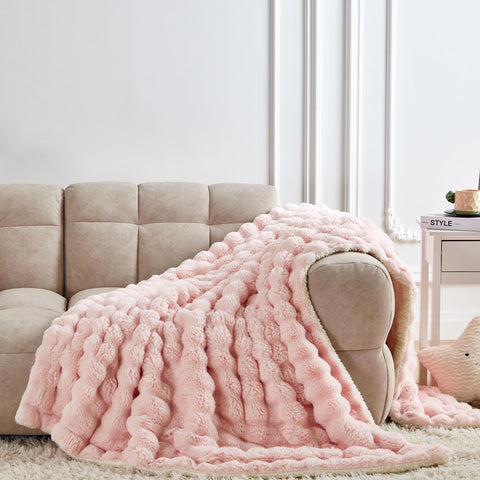 Serenhom faux fur side close-up showcases soft, plush comfort