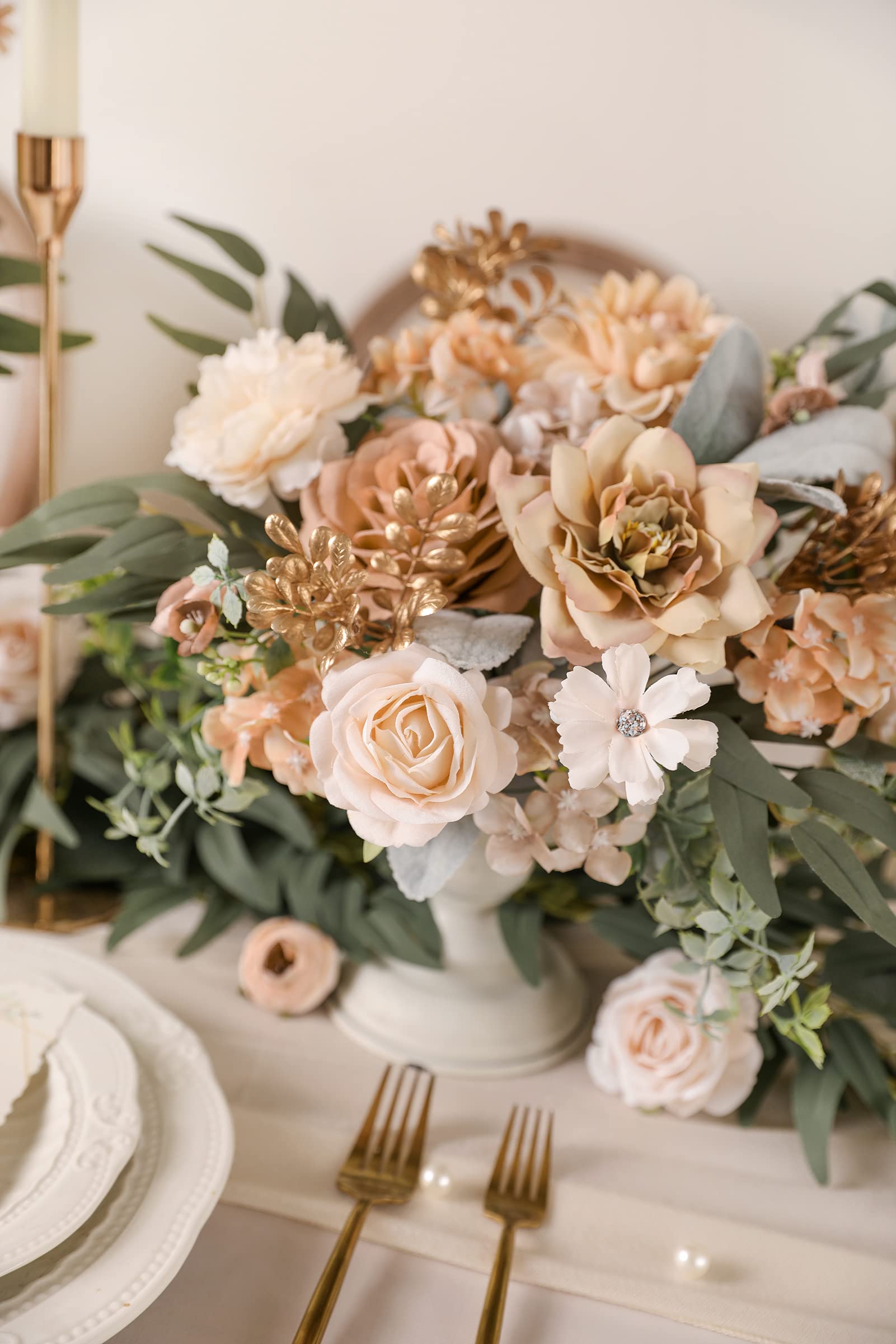 Serra Flora green leaves pack enhances lush DIY decor.