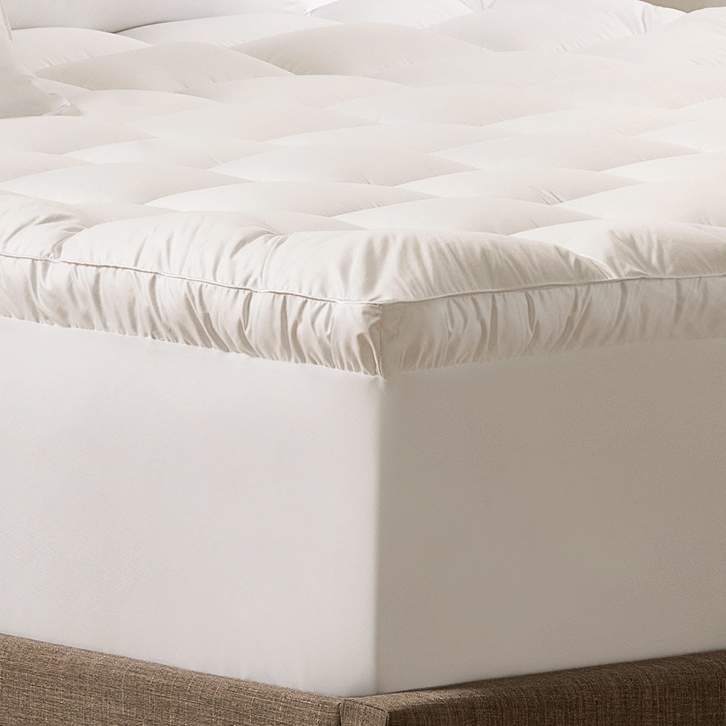 Serta Down Illusion topper features allergen barrier weaving to reduce dust