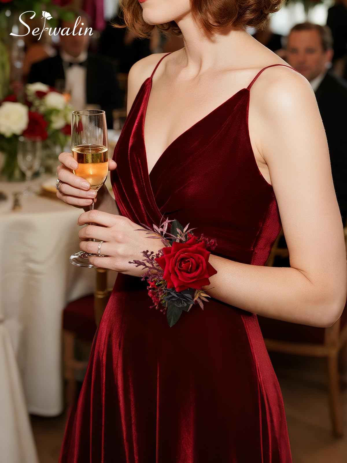 Serwalin corsage close-up showing adjustable wristband for comfortable all-evening wear.