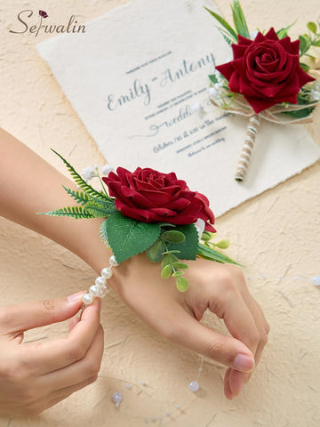 Pearl accents and greenery give a refined, timeless look.