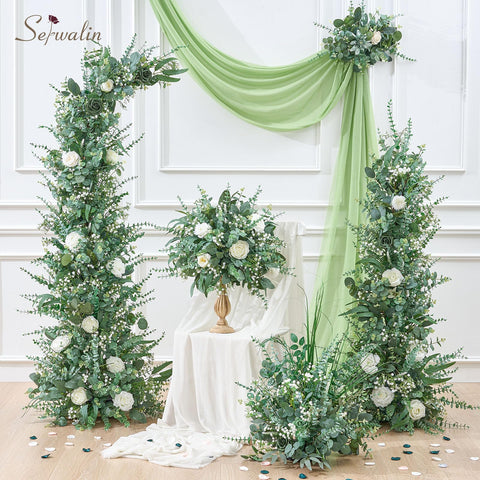 Serwalin Willow Branches provide natural lines for rustic centerpieces.