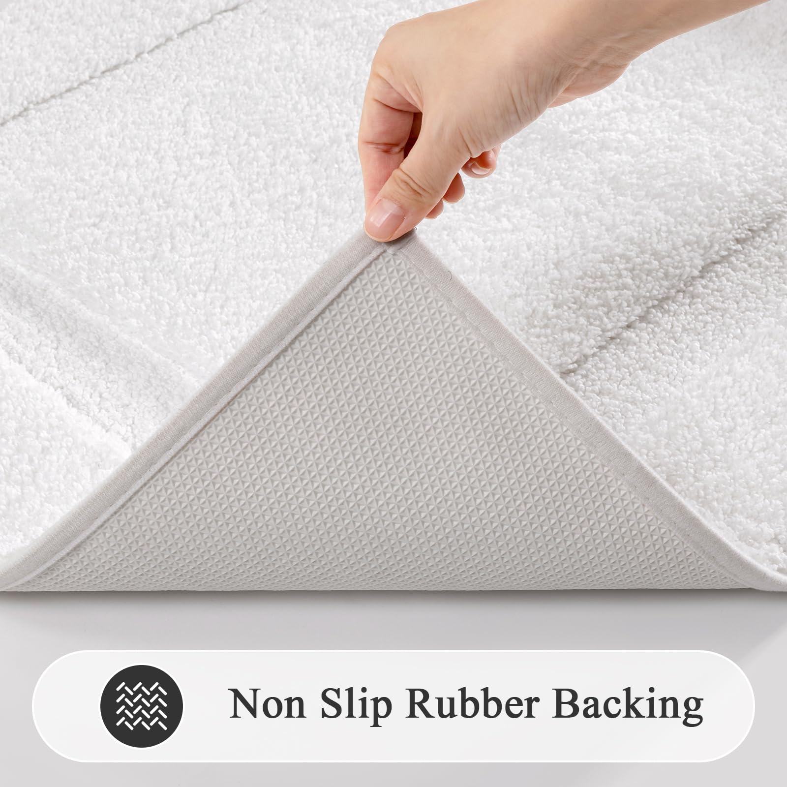 SHACOS microfiber absorbent mat near tub absorbs splashes efficiently.