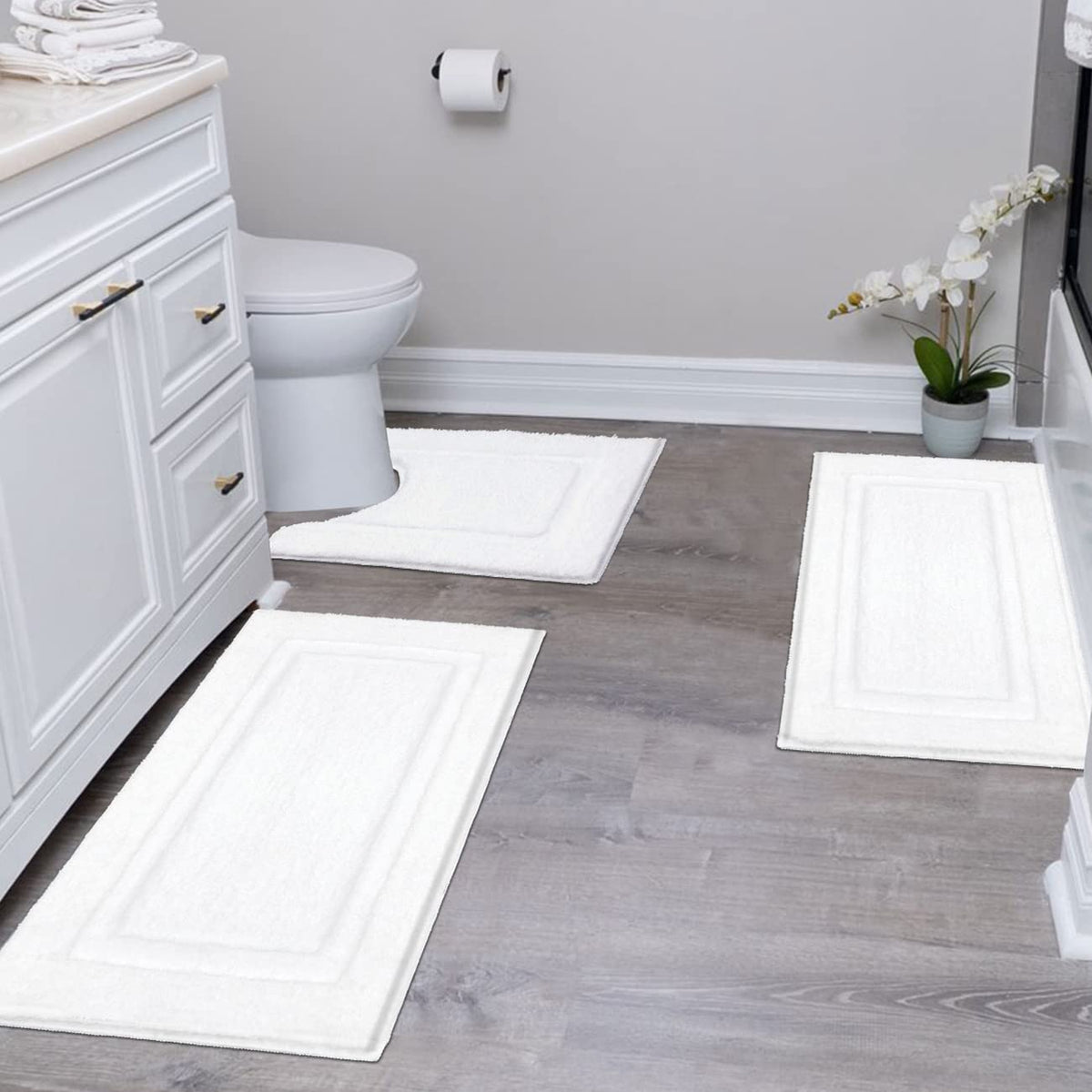 SHACOS white 3-piece bath rug set with plush texture and durable backing for safety.