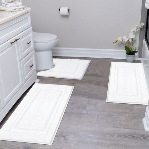 SHACOS white 3-piece bath rug set with plush texture and durable backing for safety.