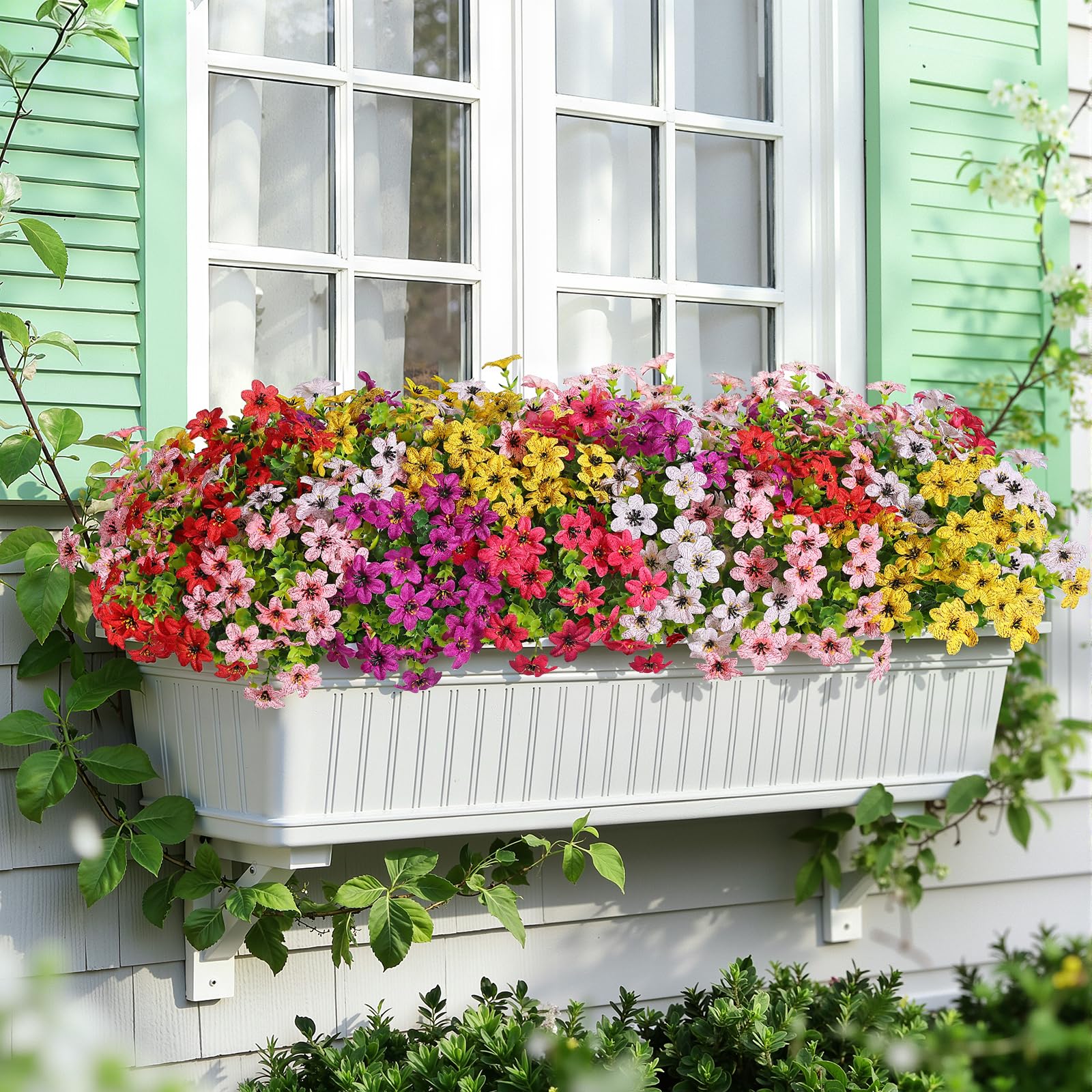 SHareconn flexible stems simplify DIY wreaths and bouquets.