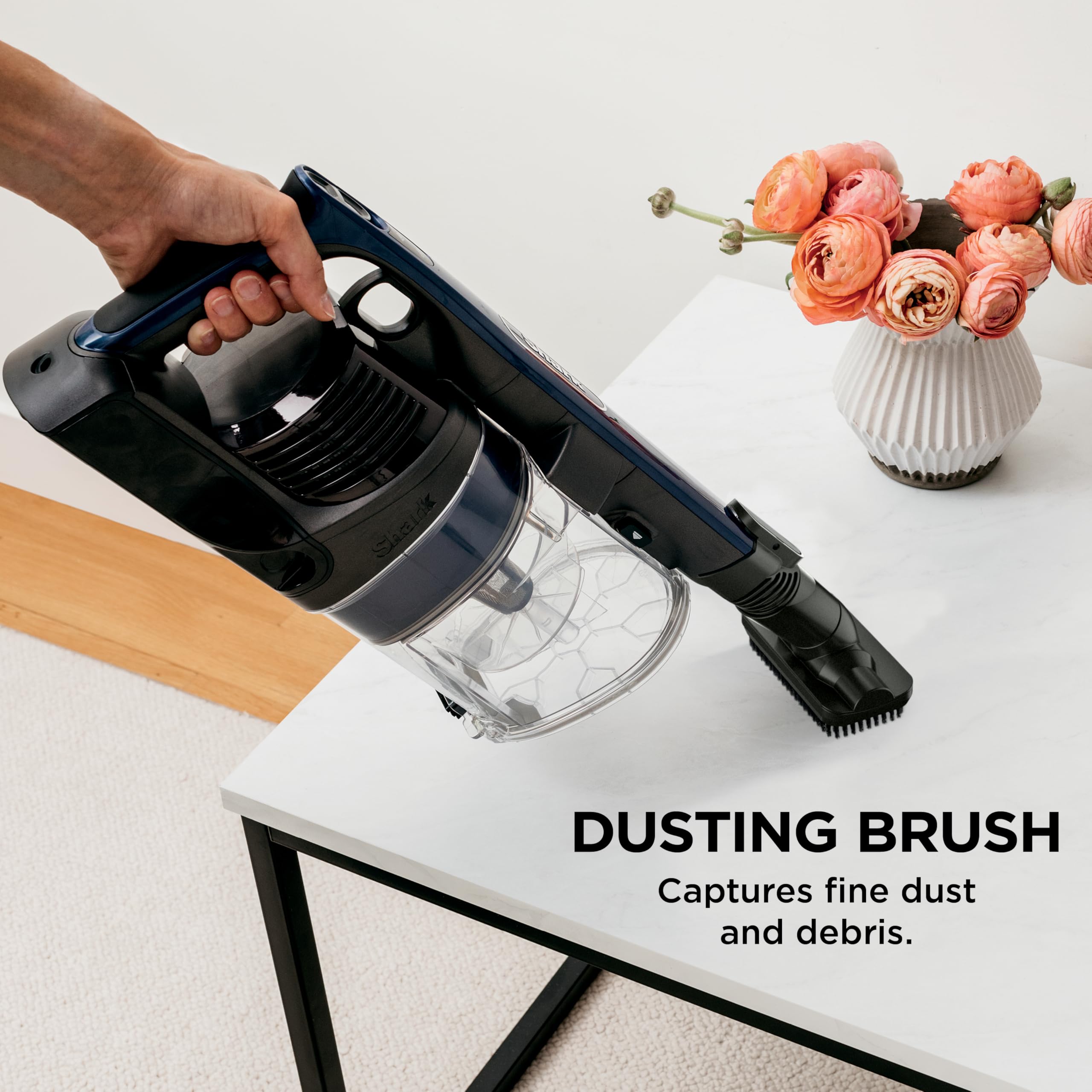 Shark Cordless Vacuum self-cleaning brushroll reduces hair wrap.