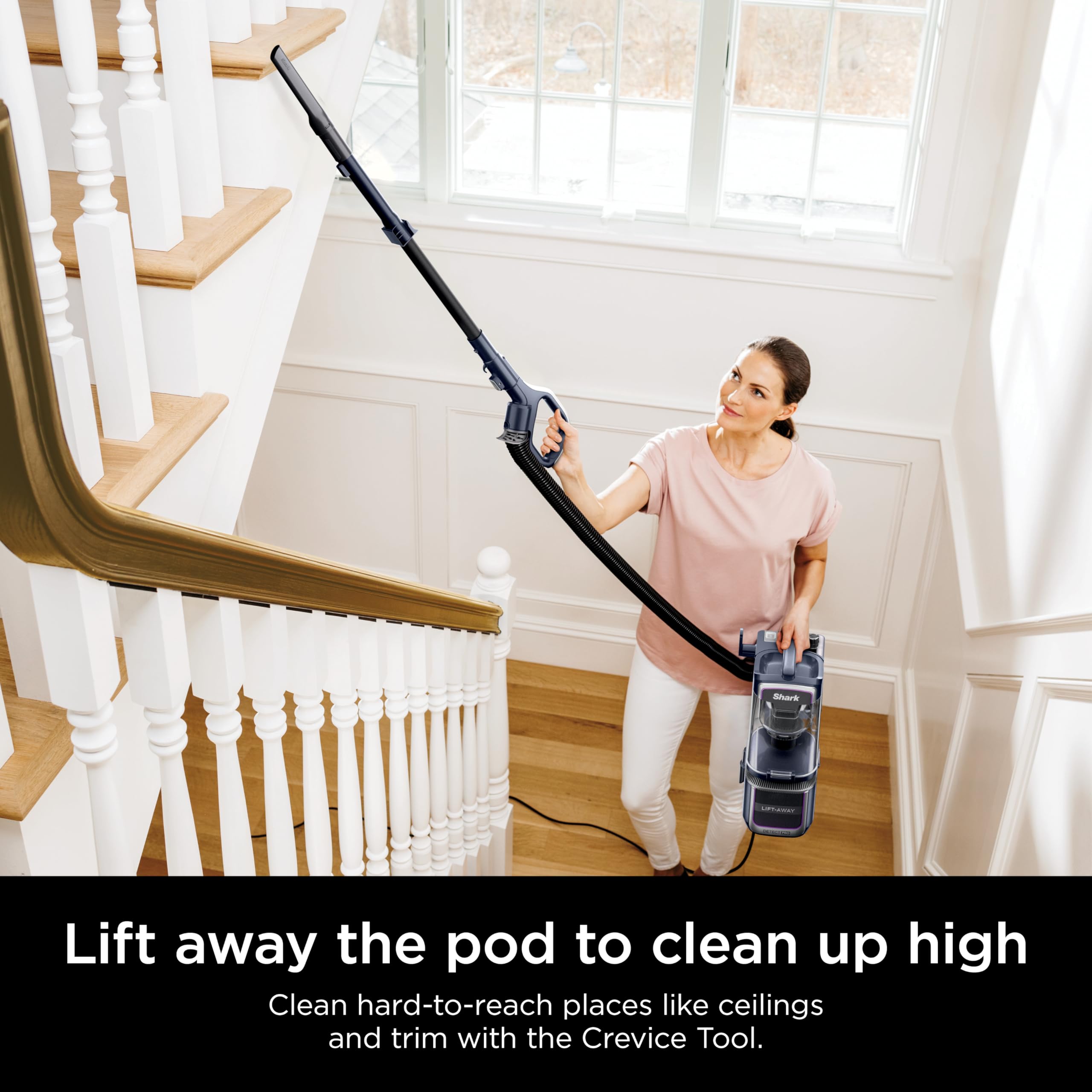 Shark Detect Pro Speed Lift-Away direction detect highlights targeted suction during cleaning