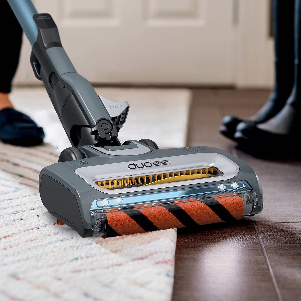 Shark UV580 easy-empty dust cup for quick debris disposal