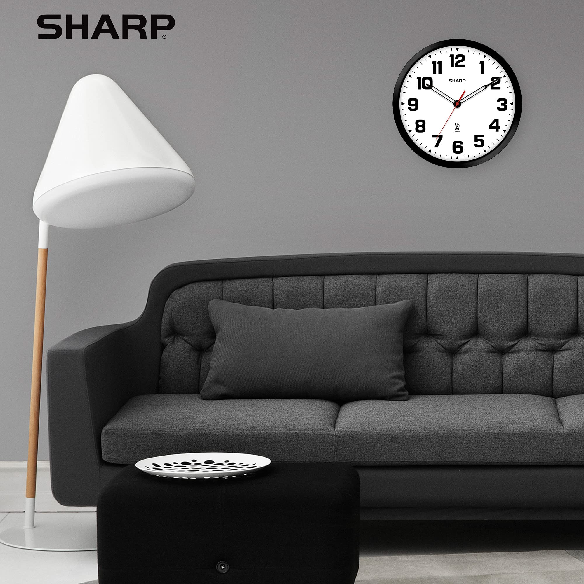 Sharp Atomic clock automatically adjusts for daylight saving time.