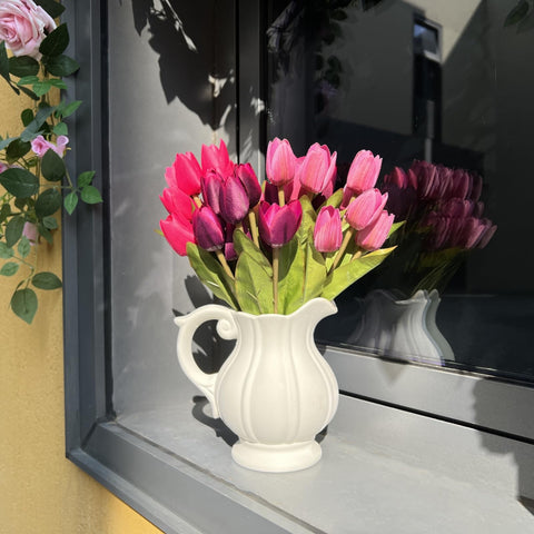 Shyshining tulips window box idea, easy decor for balconies.