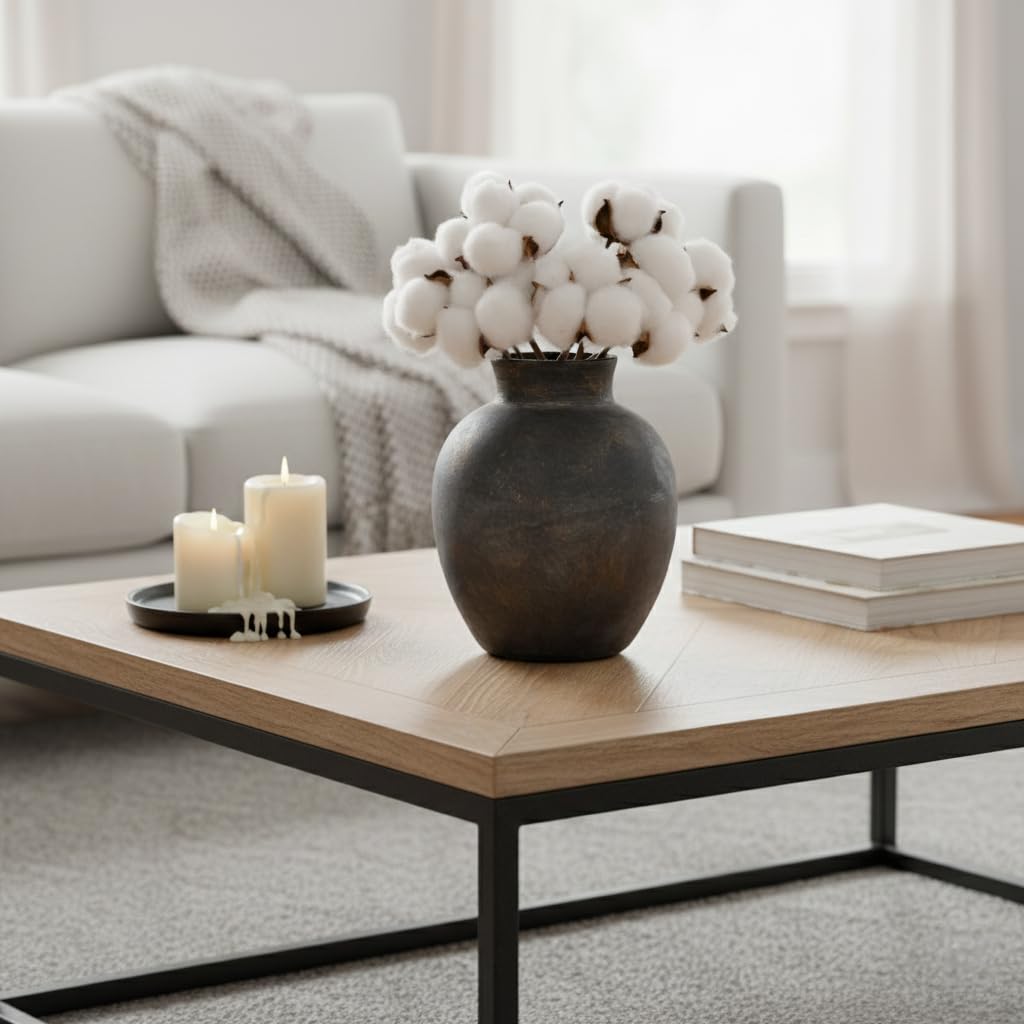 SIDUCAL vase with dried botanicals for shelf styling.