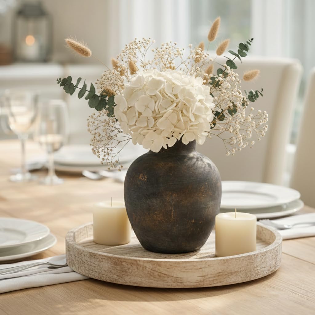 SIDUCAL vase with fresh flowers display for a bright table look.