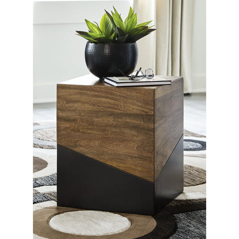 Compact dimensions fit small spaces without compromising a statement look.