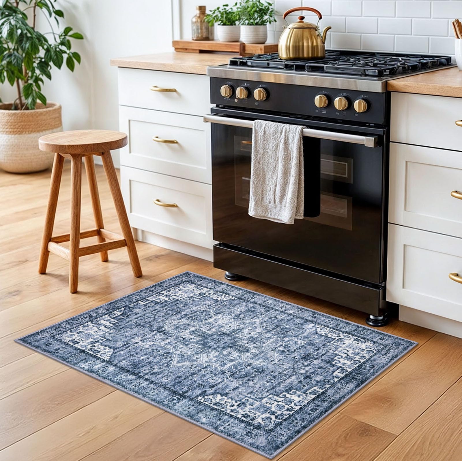 SIILOOM soft polyester top close-up highlighting cozy underfoot feel