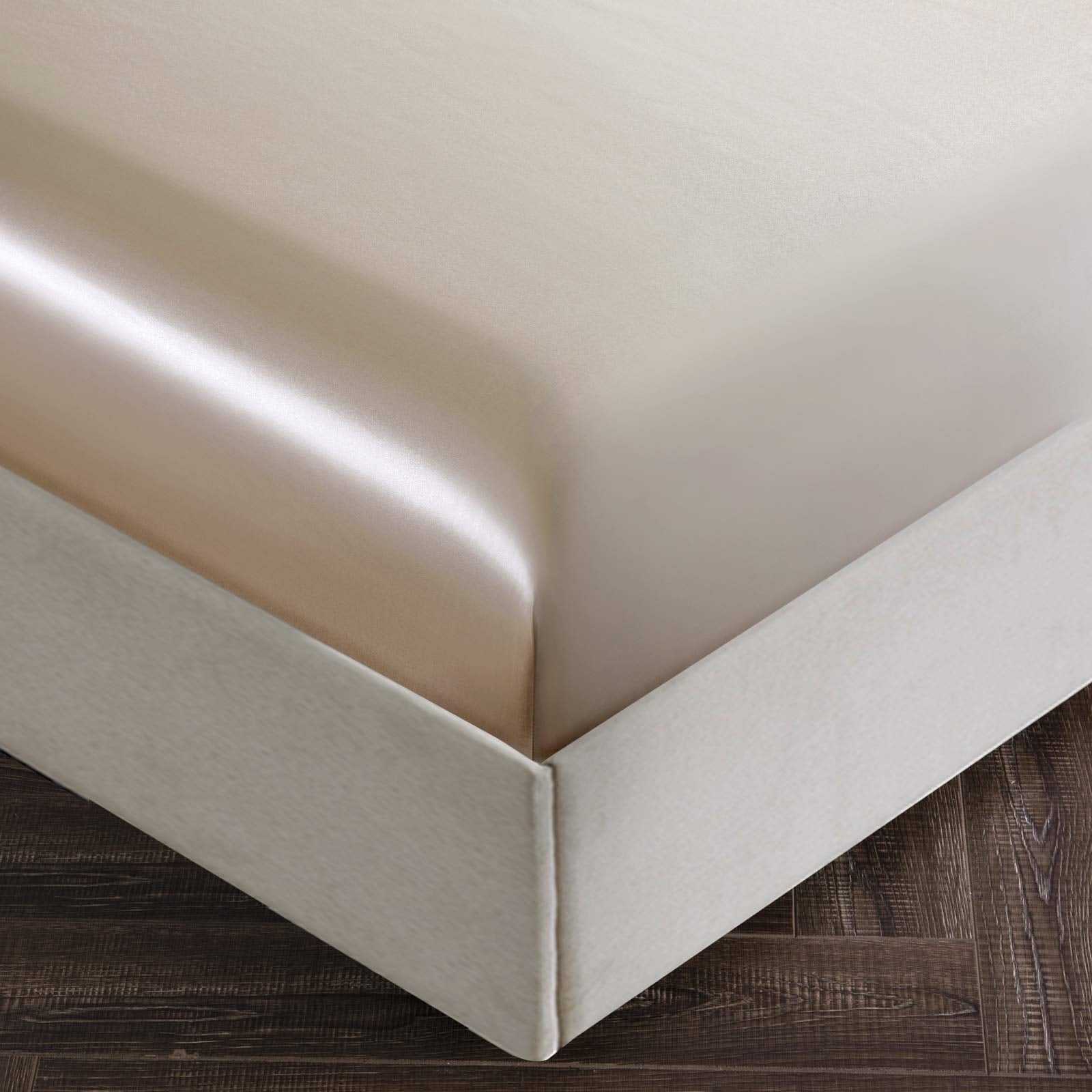 SiinvdaBZX satin pillowcase envelope closure right demonstrates hair-friendly fabric