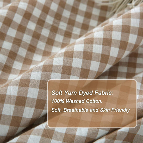 Silnuo pillow shams with envelope closures for simple bed-making.