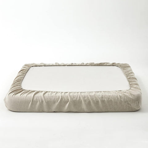 Simple&Opulence pre-washed linen sheet showing authentic farmhouse style.