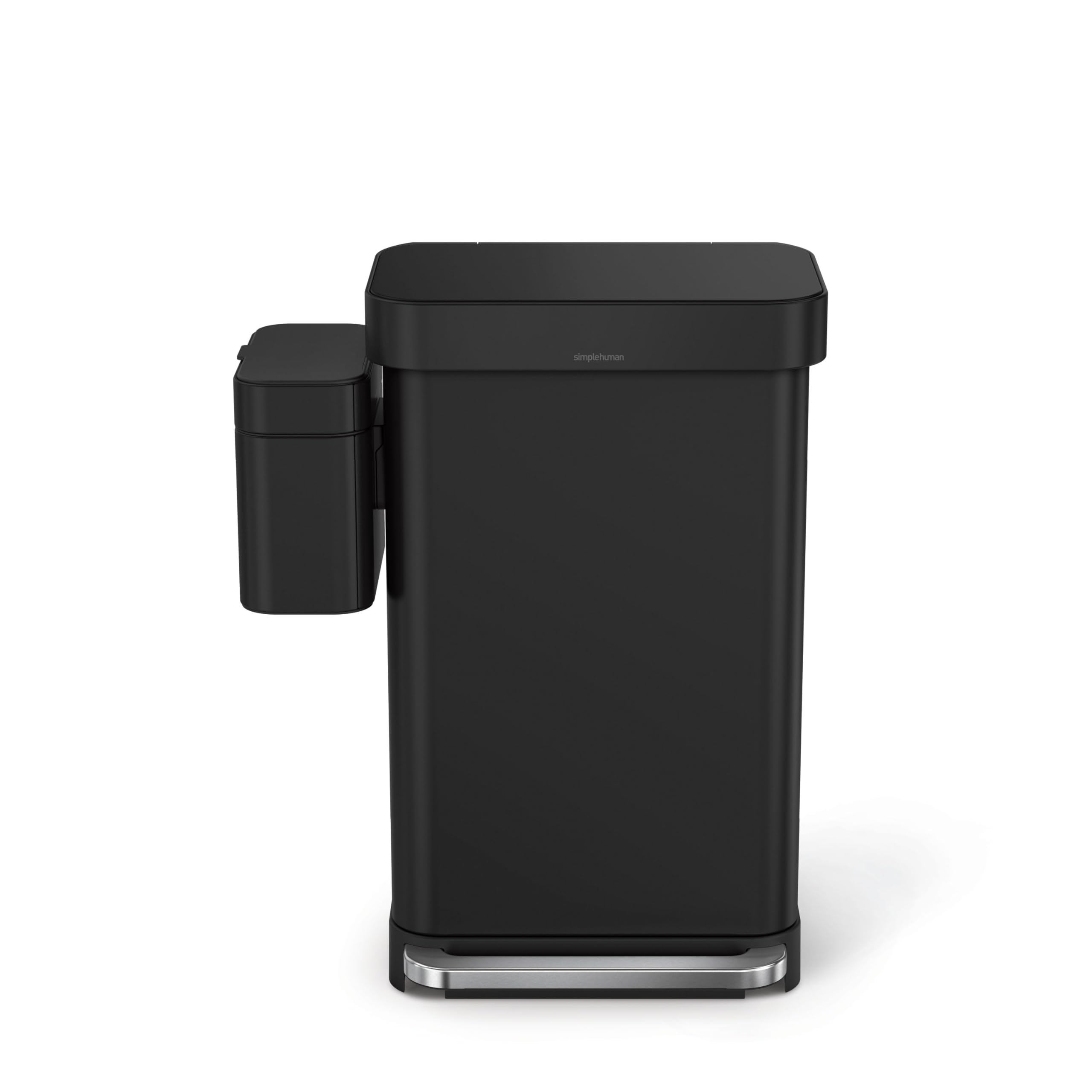 Soft-seal lid on the compost caddy helps odors stay contained.