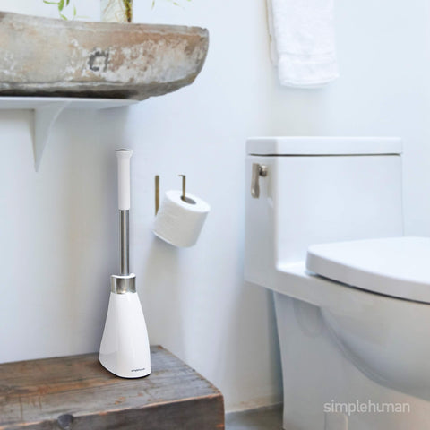 Simplehuman bundle features a magnetic collar and cover for easy transport without leaks.