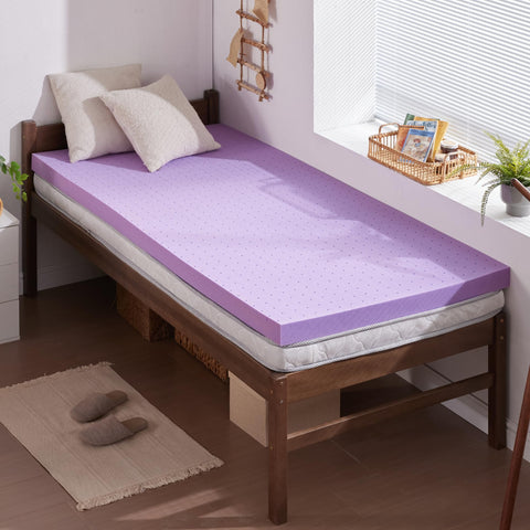 SINWEEK gel memory foam topper vented for cooler, pressure-relieved sleep.