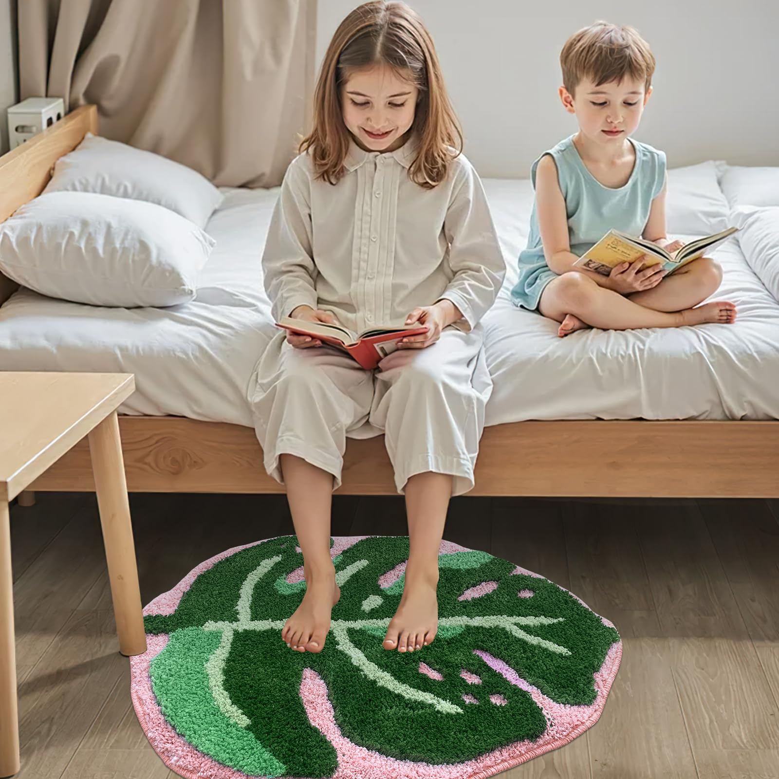 Sisher leaf rug ideal for bathrooms, bedrooms or entryways.