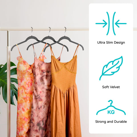 Sishynio non-slip velvet surface keeps garments in place.