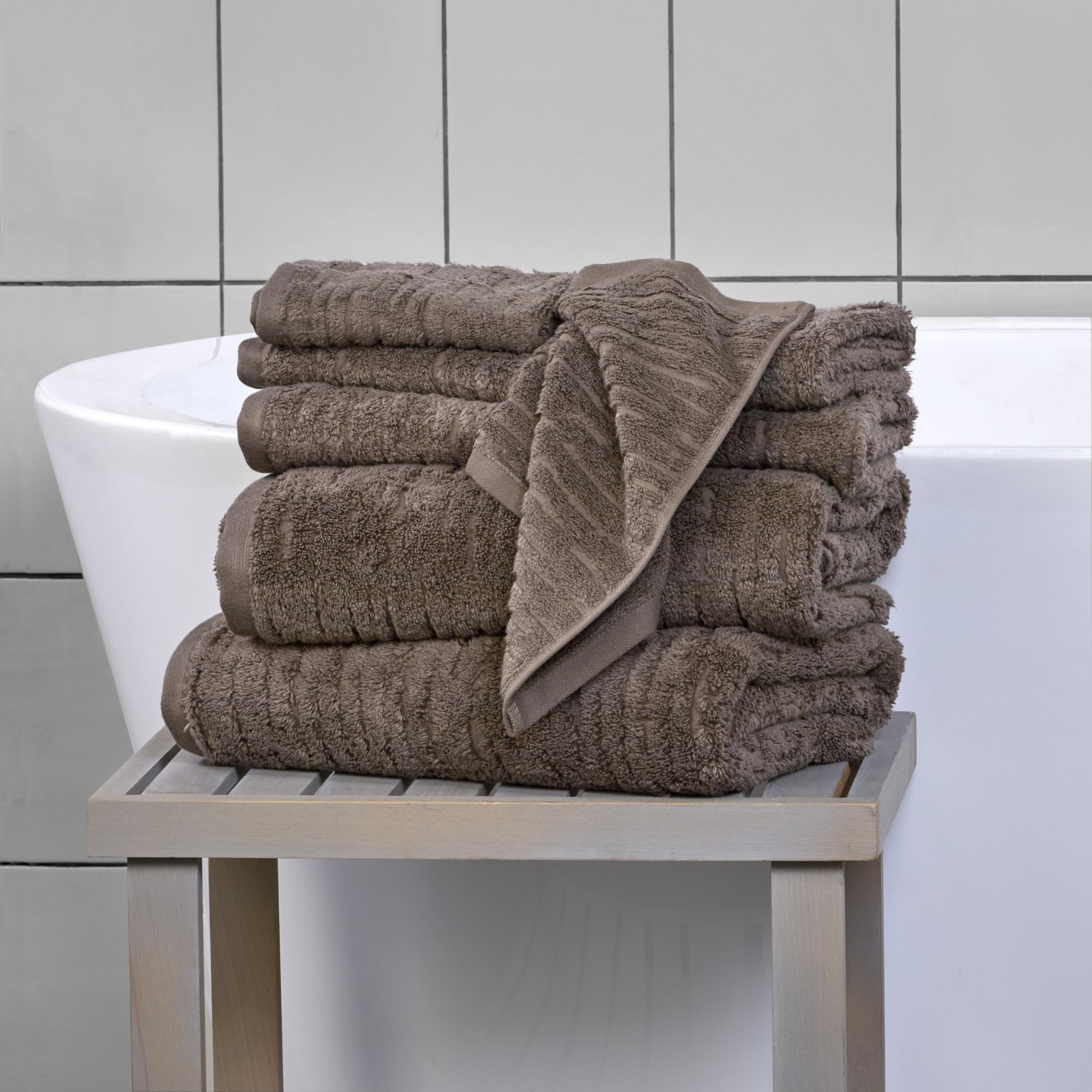 Long-staple cotton weave in CloudSoft towels for durability
