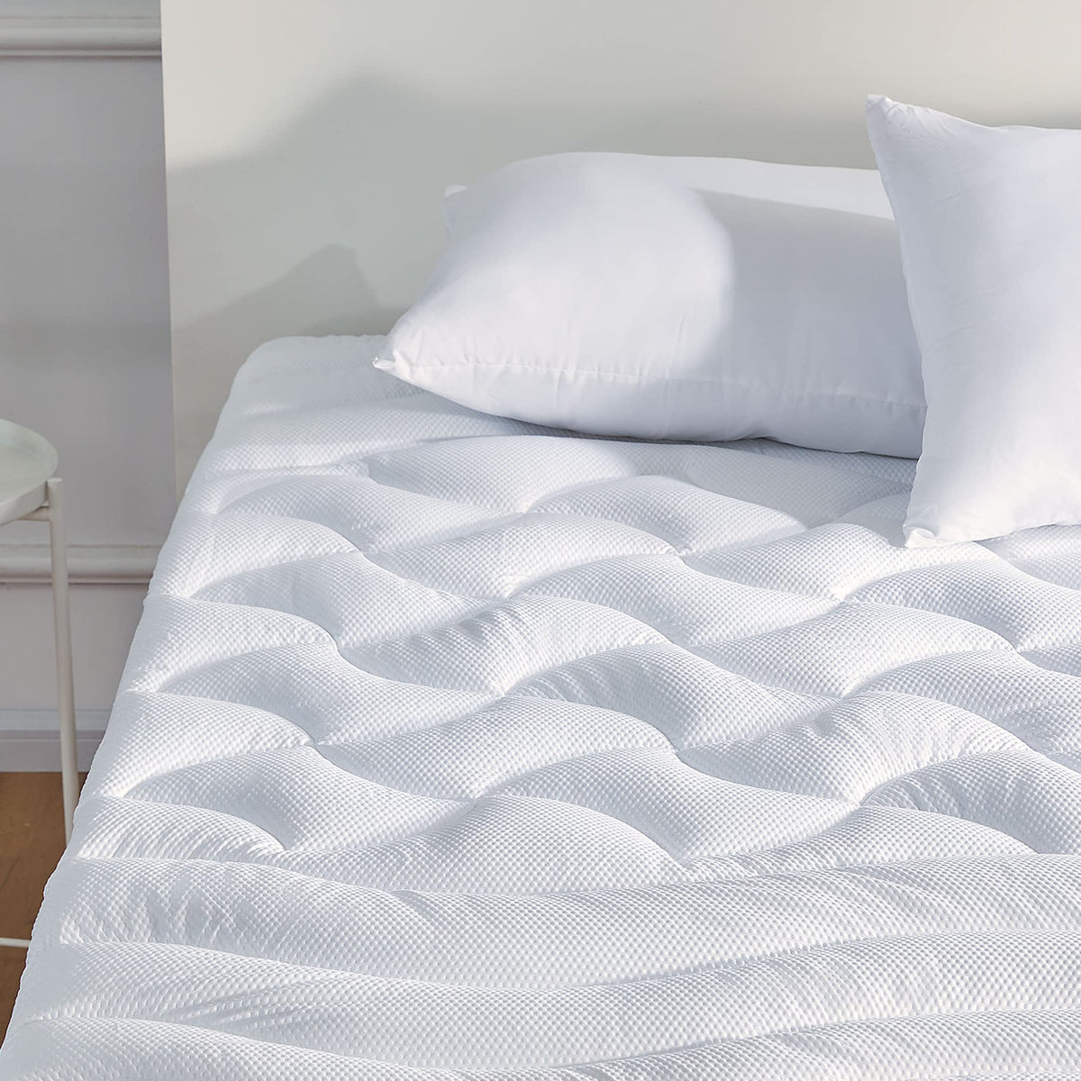 Sleep Zone king-size topper with cooling surface for cooler nights