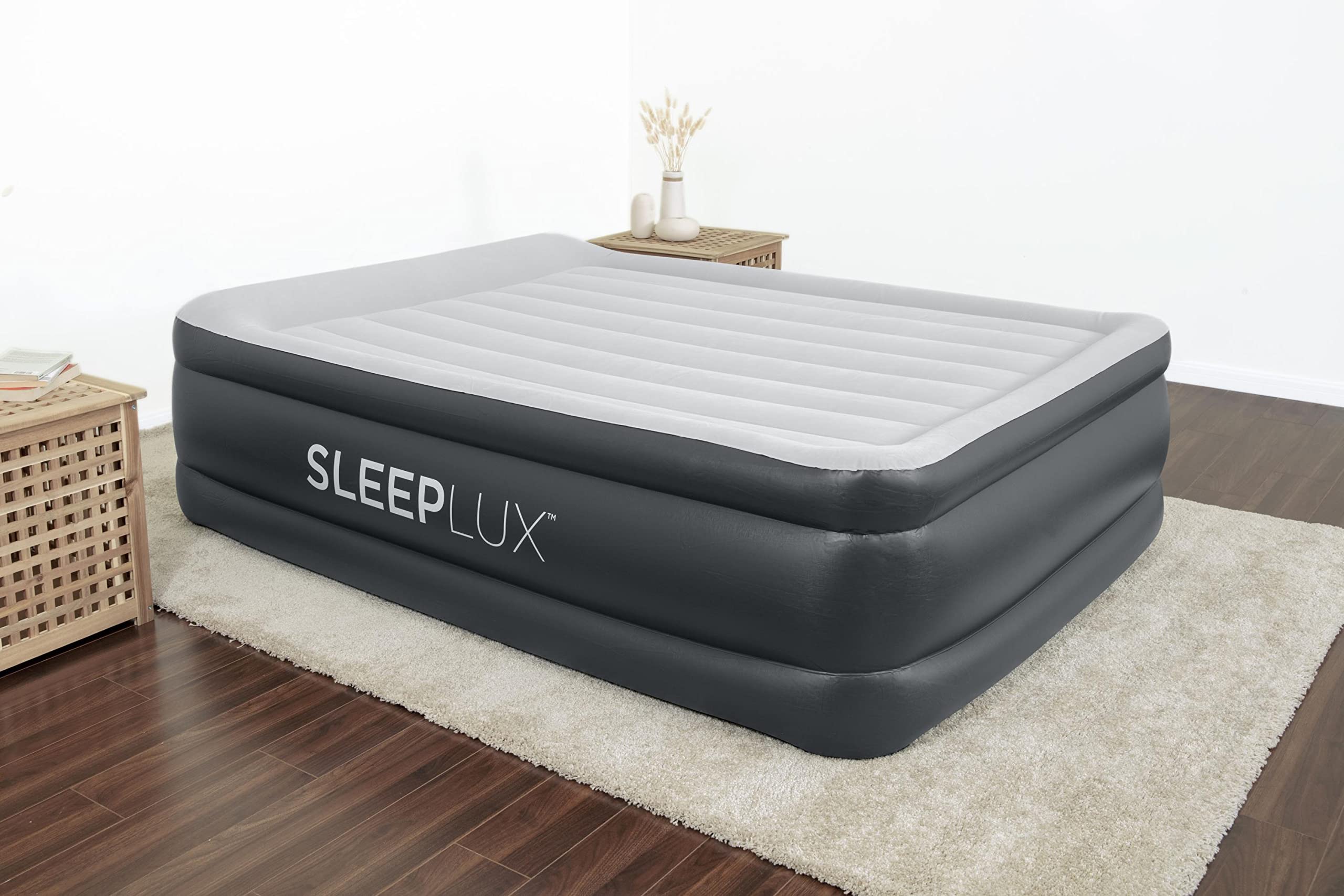 SLEEPLUX Tritech air mattress with built-in pump for quick setup