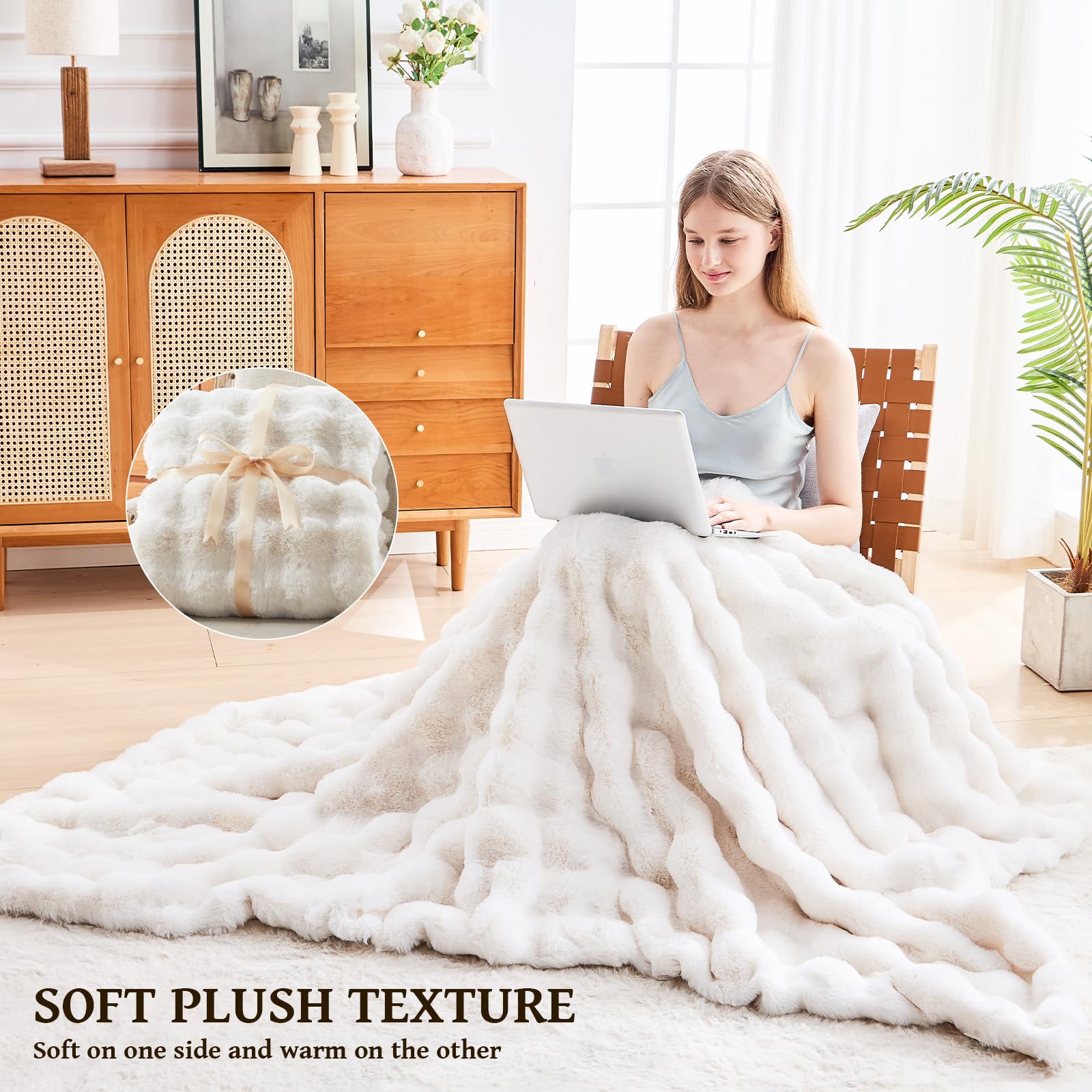SLIVERY&CHAVALIER cozy throw ideal as a gift for special occasions
