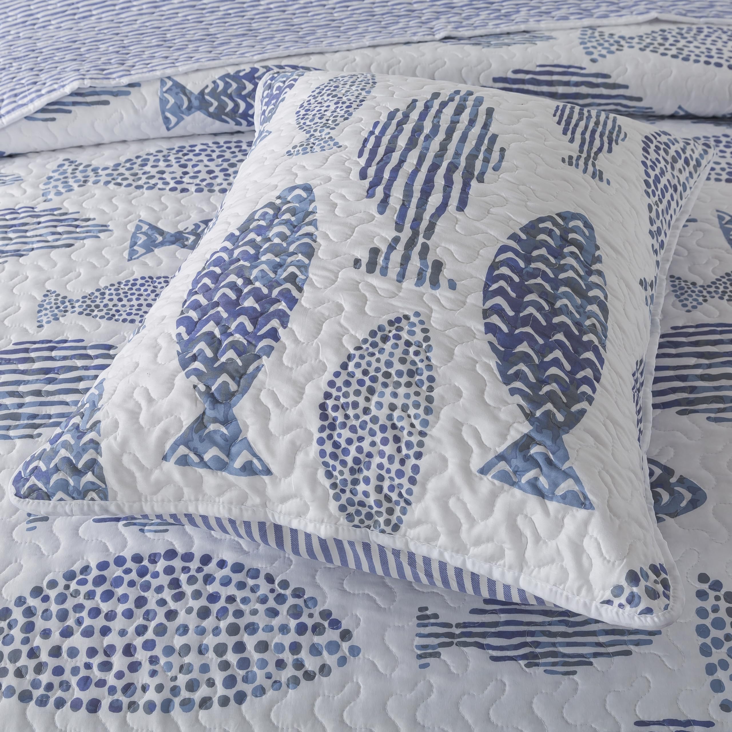SLPR Sea of Dreams machine washable quilt for easy care.