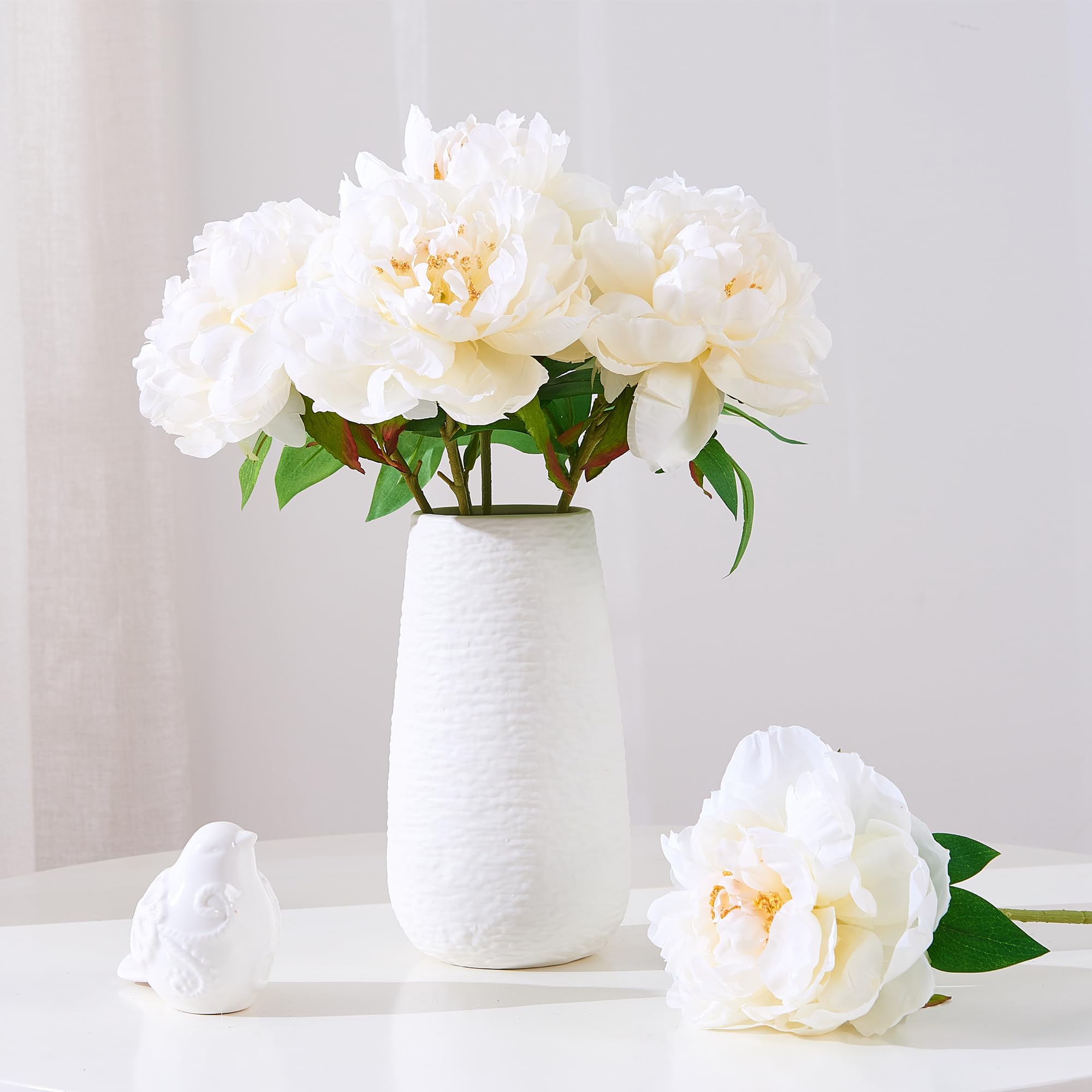 Smalldu Ivory White Peonies wedding centerpiece for indoor or outdoor setups.
